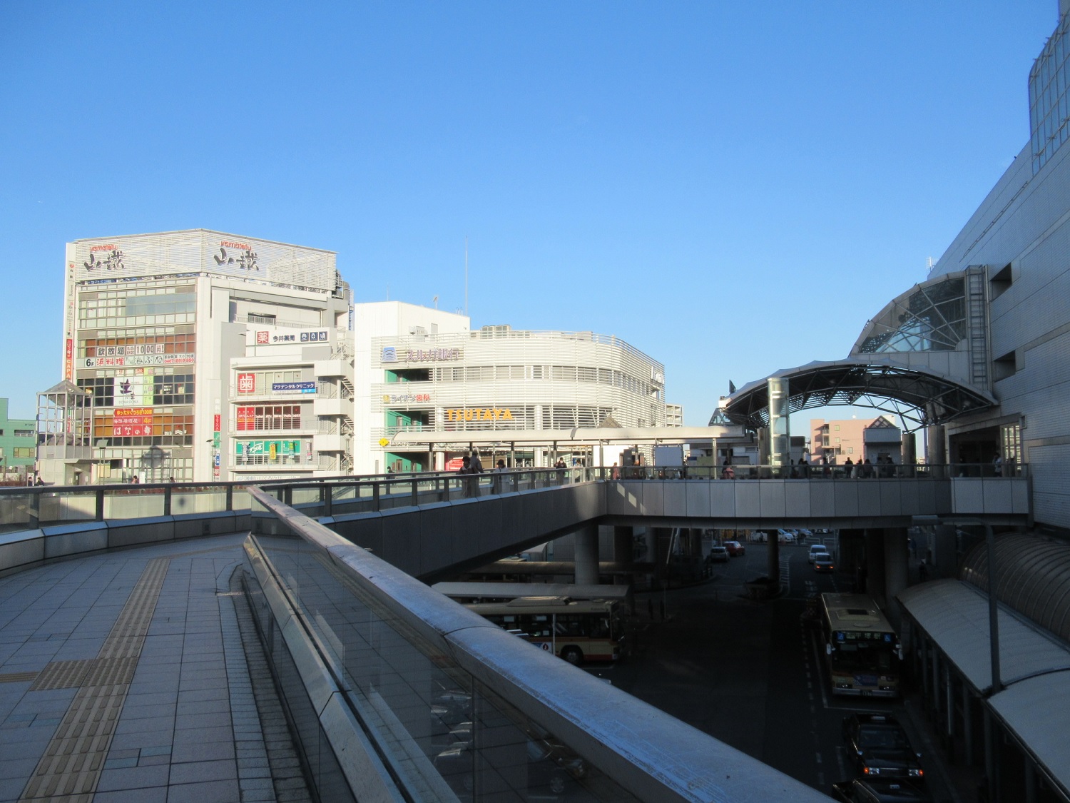 North entrance of Chigasaki Station